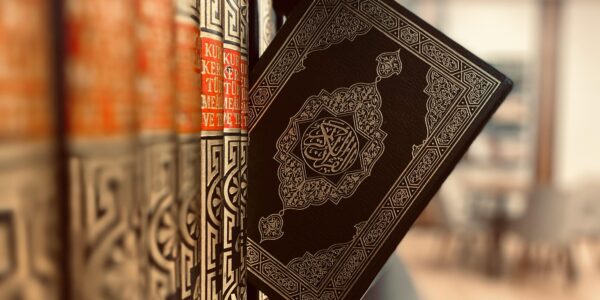 Raih Kemuliaanmu Dengan Al Qur’an