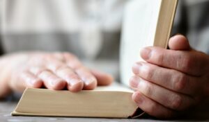 Ilmu Hanya Bisa Diperoleh Dengan Belajar